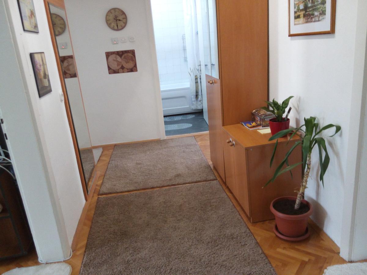 The Most Central Skopje Apartment Esterno foto