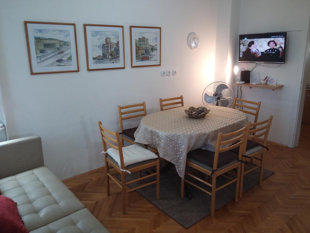 The Most Central Skopje Apartment Esterno foto