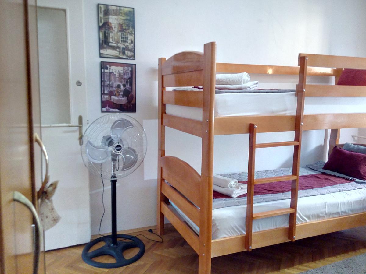 The Most Central Skopje Apartment Esterno foto