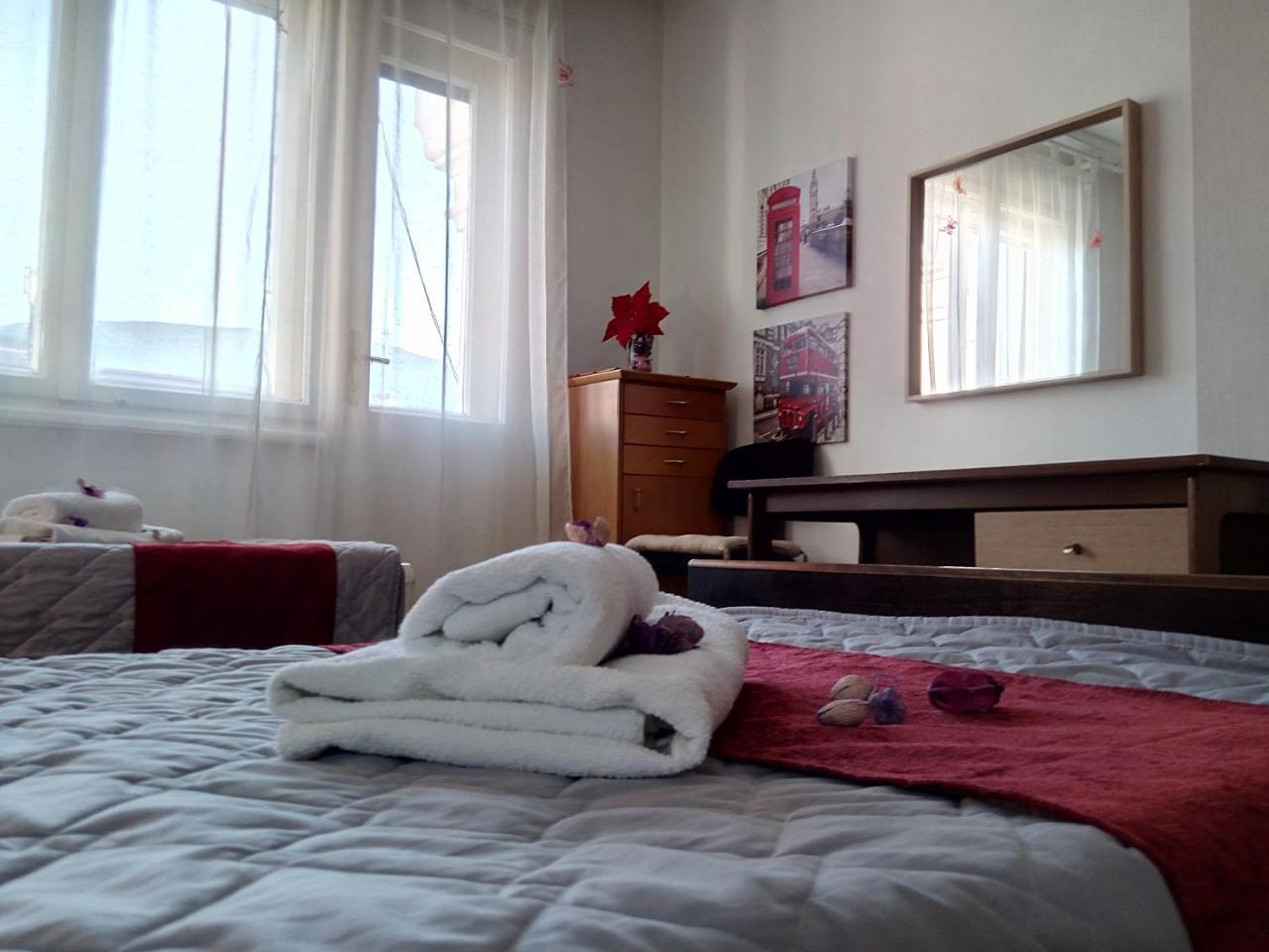 The Most Central Skopje Apartment Esterno foto