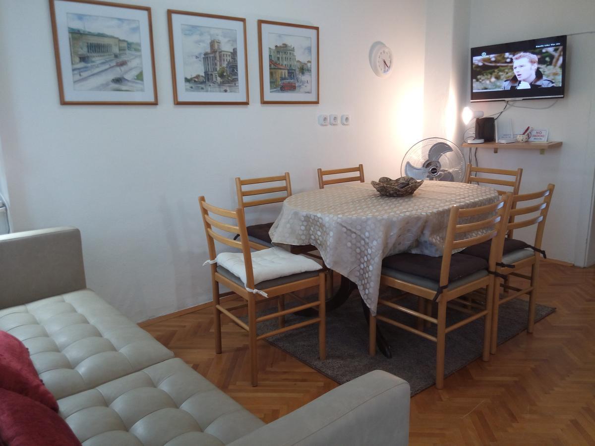 The Most Central Skopje Apartment Esterno foto