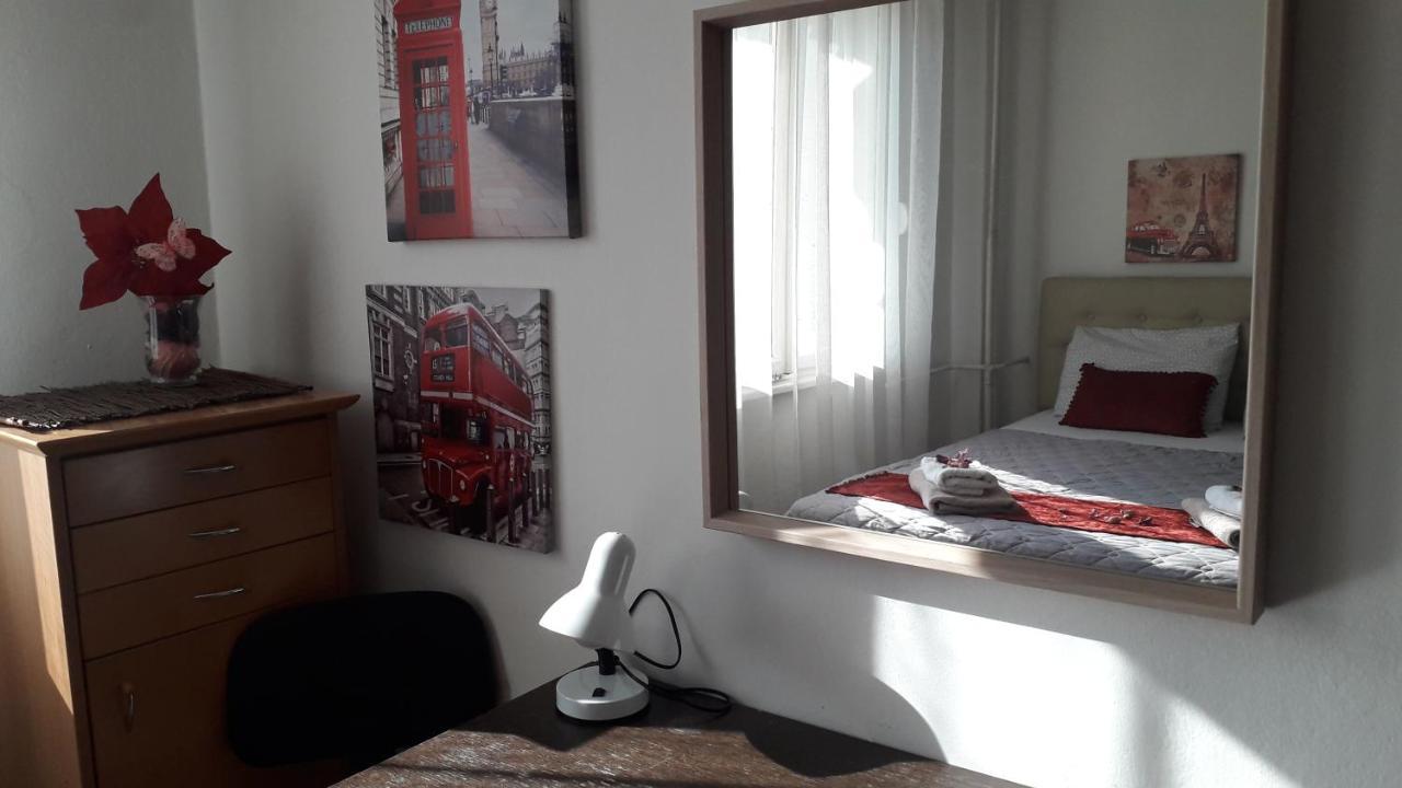The Most Central Skopje Apartment Esterno foto